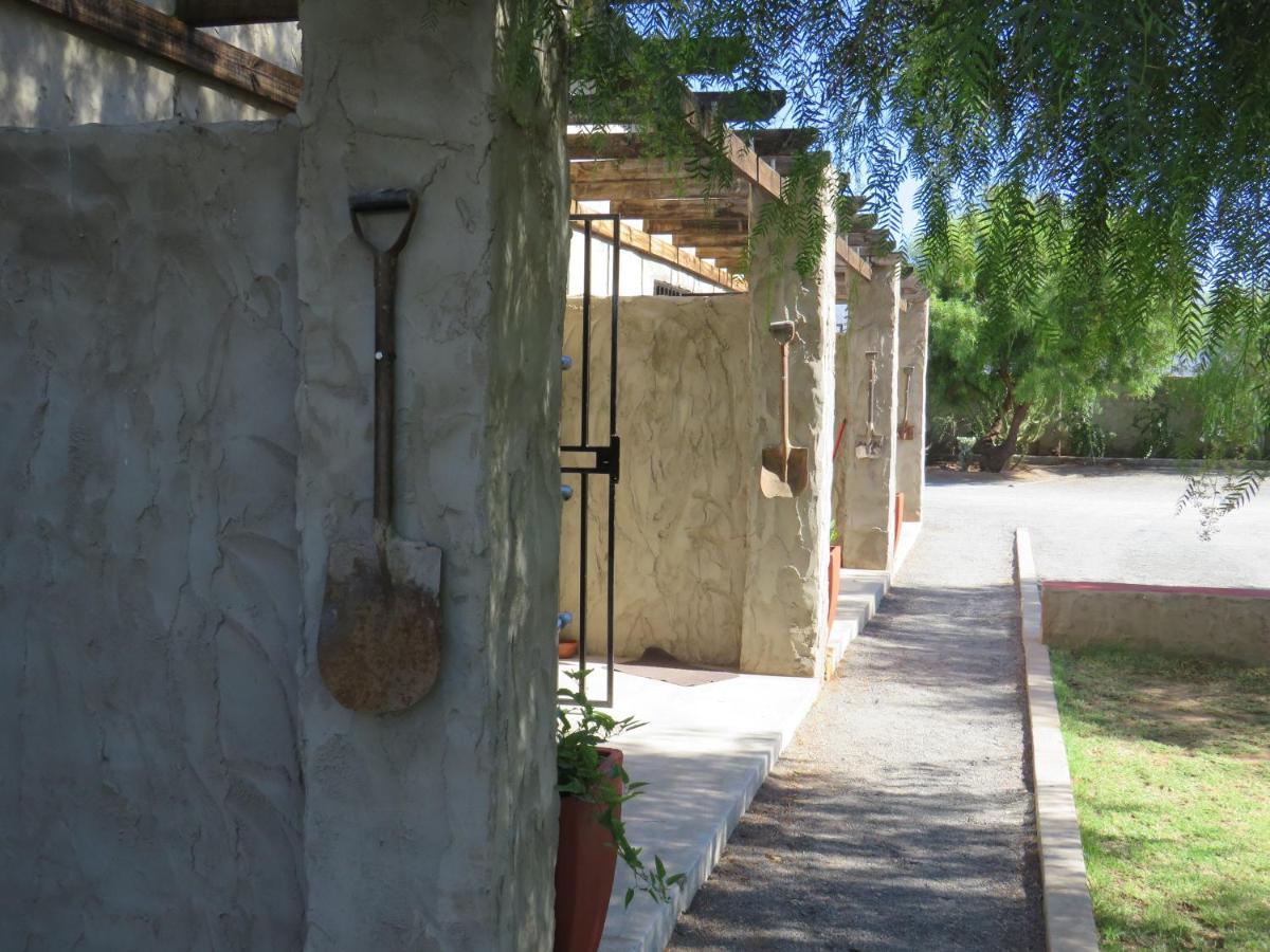 Die Windpomp Gastehuis Beaufort West Exterior foto